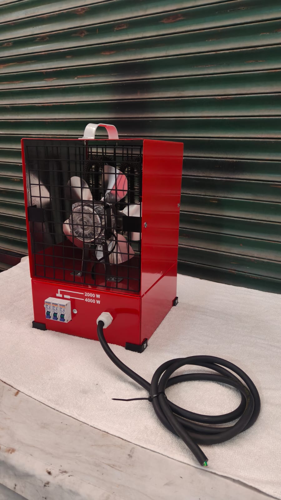 Calefactor Betta W-4000 en el taller de fabricación